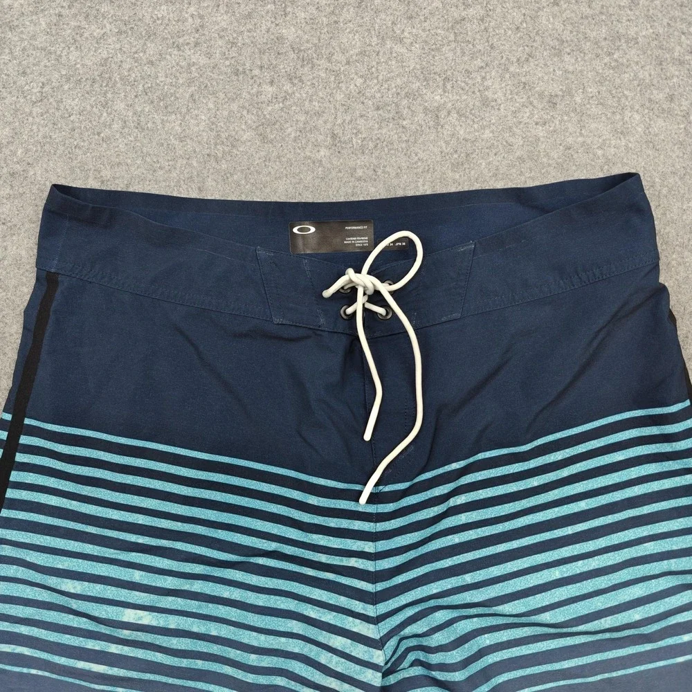Oakley Board Shorts Mens 34 Blue Striped Swim‎ Trunks Drawstring Back Pocket